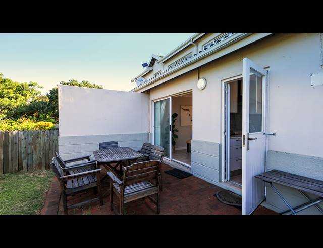 2 BEDROOM APARTMENT FOR SALE IN UMHLANGA CENTRAL